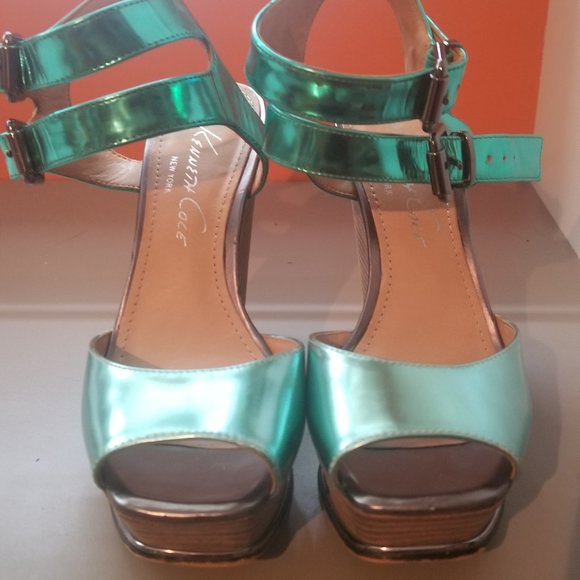 Kenneth Cole Green Metallic Wedges - Picture 1 of 5